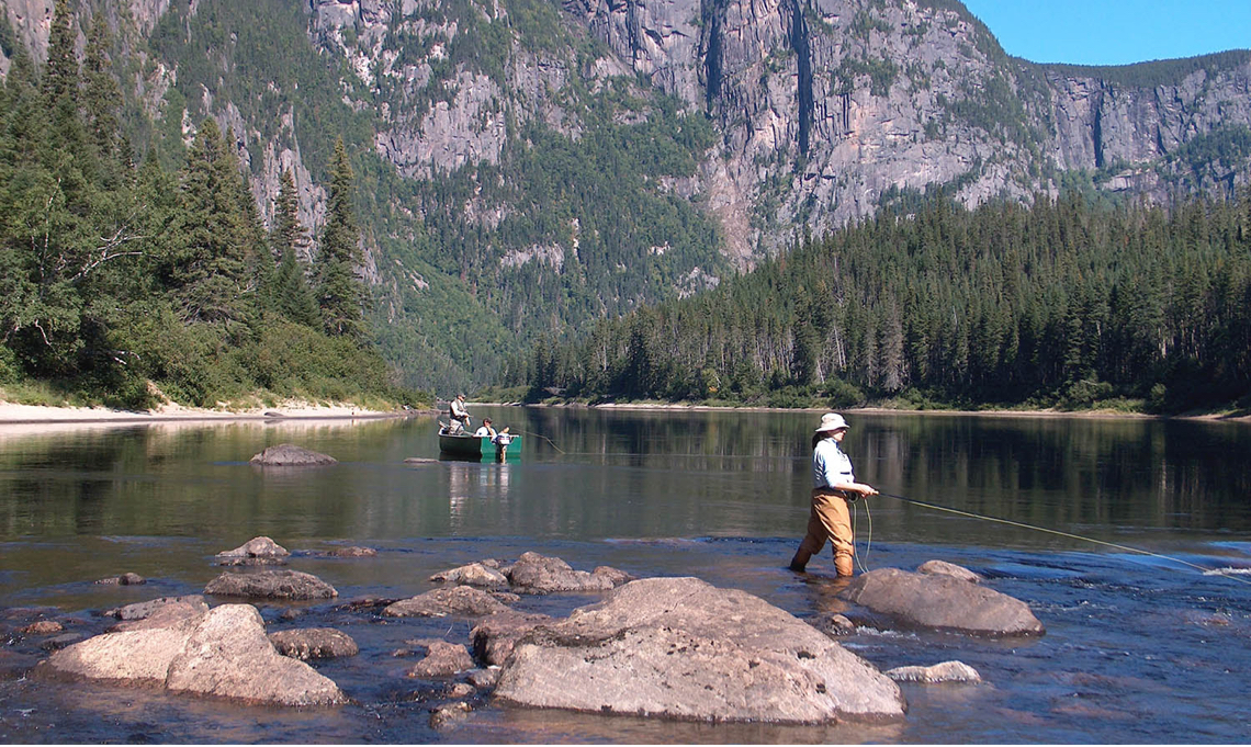 Saumon Québec PÊCHE. NATURE. ÉMOTIONS.